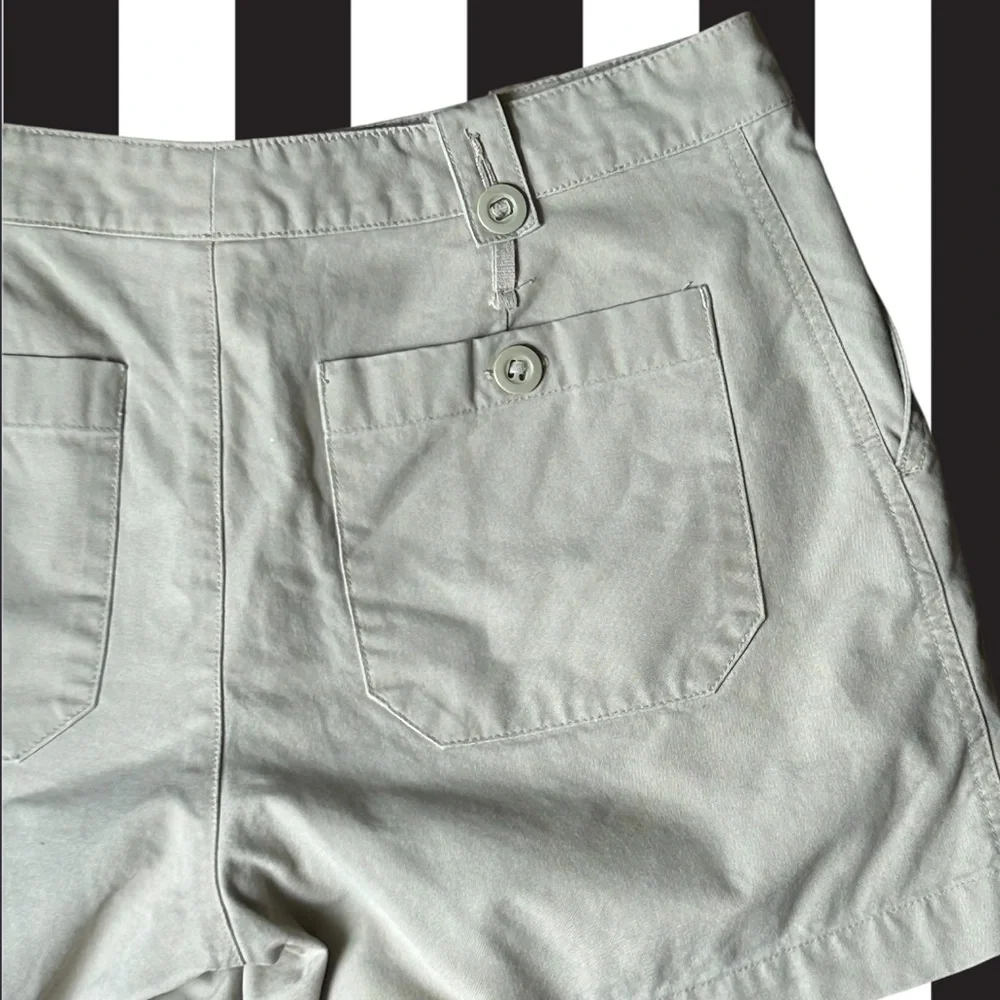 Gap Khakis Shorts Size 6 Beige Chino Slash Pockets Summer Vacation Everyday